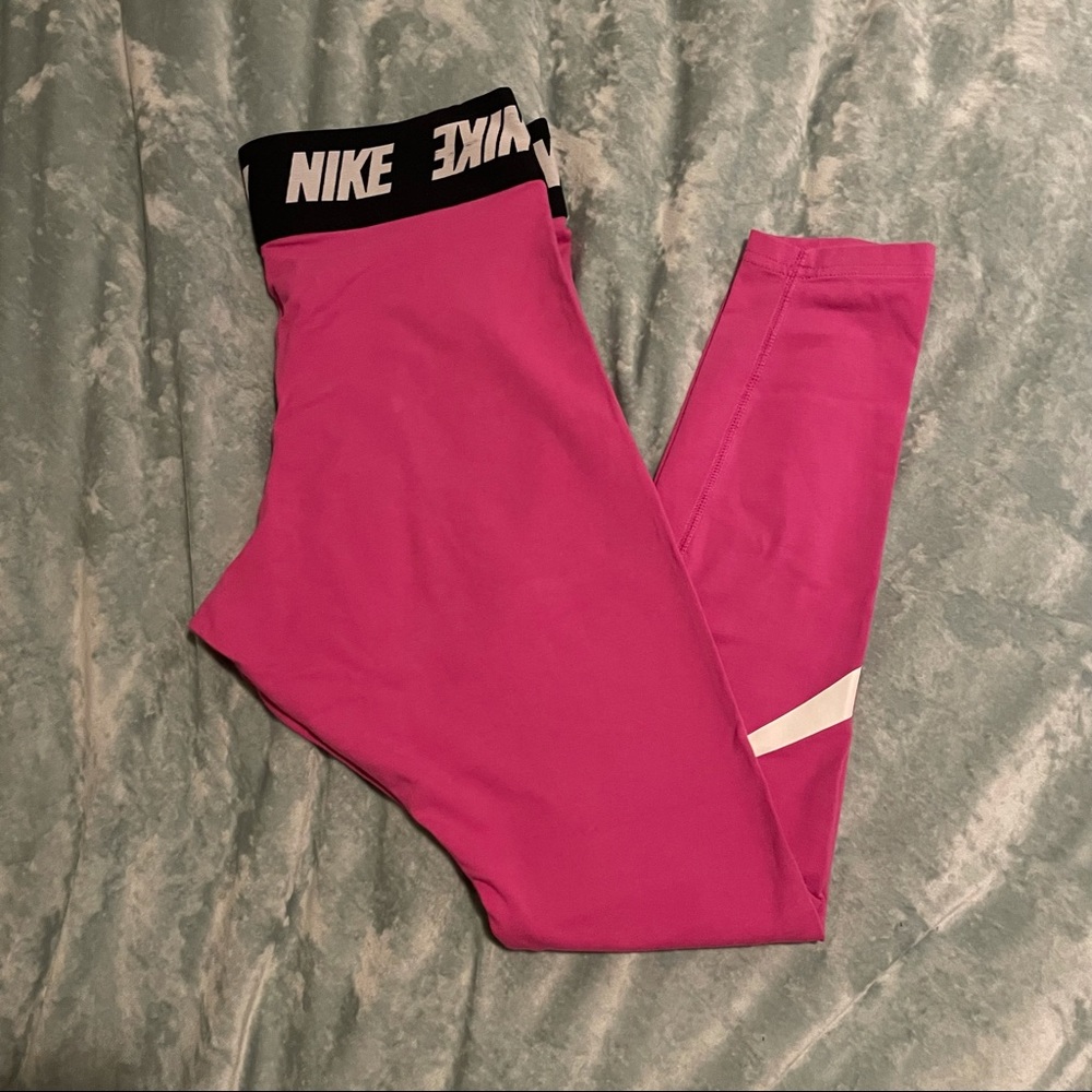 NWOT Nike Logo Waistband Leggings Pink
